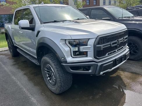 Used 2019 Ford F150 Raptor w/ Equipment Group 802A Luxury AWD/4WD image 2