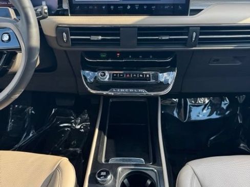 Certified 2023 Lincoln Corsair AWD w/ Equipment Group 102A image 21