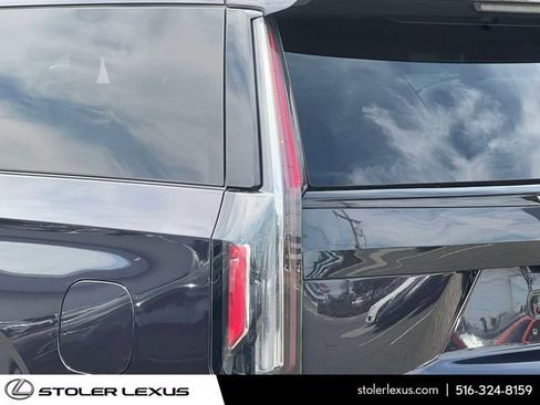 Used 2023 Cadillac Escalade ESV Sport Platinum AWD/4WD image 13