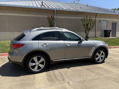 Used 2009 INFINITI FX35 2WD w/ Deluxe Touring Pkg image 8