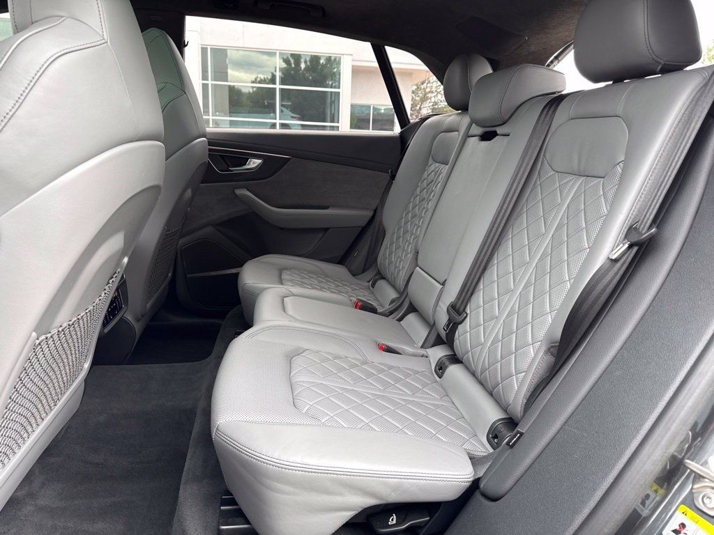 Used 2021 Audi SQ8 Prestige AWD/4WD image 24