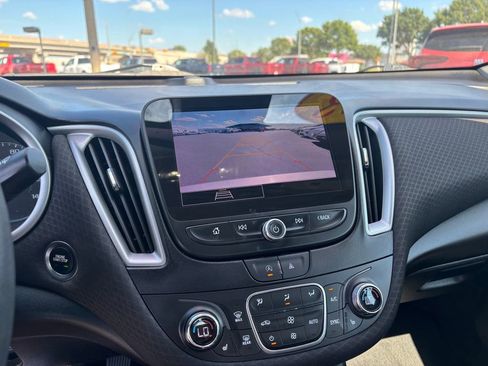 Used 2023 Chevrolet Malibu LT FWD image 22