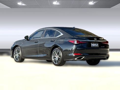 Certified 2025 Lexus ES 350 w/ Premium Package image 3