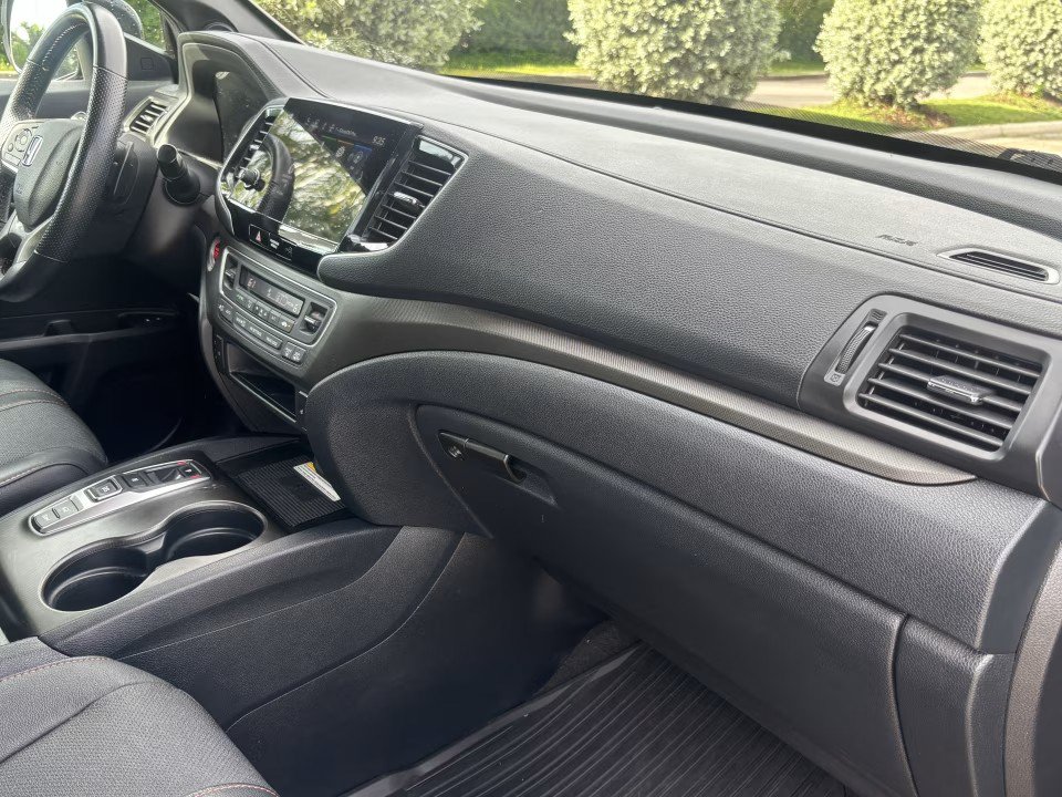 Used 2022 Honda Pilot TrailSport image 14