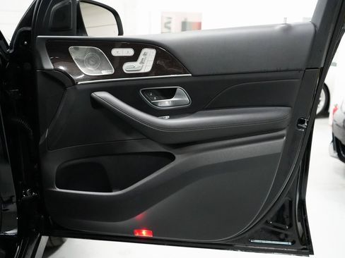 Used 2024 Mercedes-Benz GLS 450 4MATIC image 36