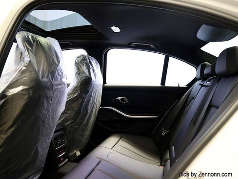 Used 2026 BMW 330i xDrive Sedan w/ Premium Package image 23