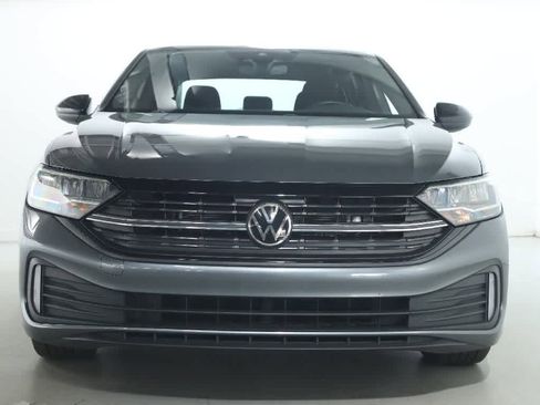 Certified 2024 Volkswagen Jetta Sport FWD image 5