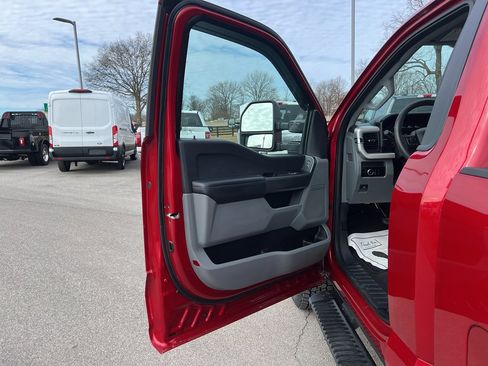 Used 2024 Ford F350 XLT image 14