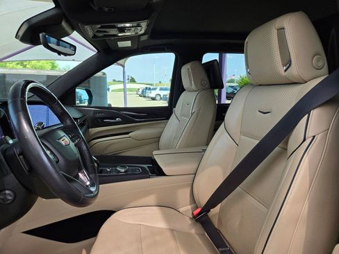 Certified 2024 Cadillac Escalade Premium Luxury AWD/4WD image 28