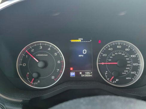 Used 2019 Subaru Ascent Premium AWD/4WD image 4