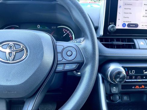 Used 2024 Toyota RAV4 XLE w/ Convenience Package FWD image 25