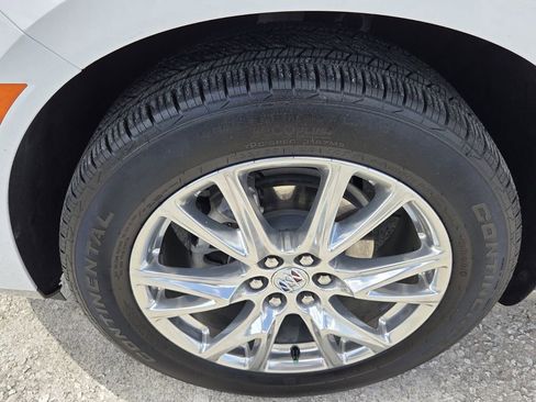 Used 2024 Buick Enclave Essence w/ Experience Buick Package image 10