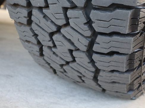 Used 2022 Ford F250 Lariat w/ Black Appearance Package image 12