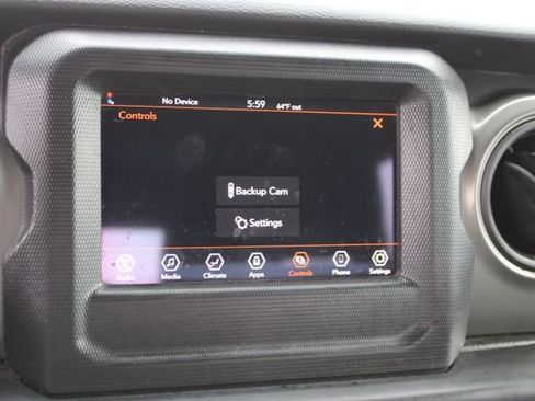 Used 2023 Jeep Wrangler Sport image 23