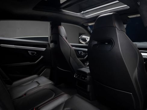 Used 2019 Lamborghini Urus AWD/4WD image 69