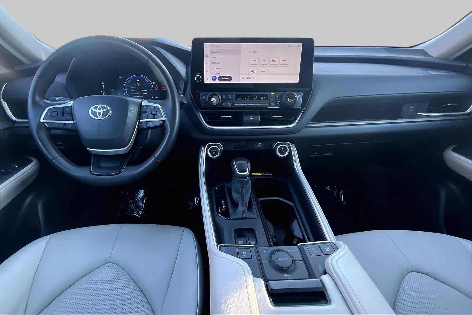 Used 2025 Toyota Grand Highlander AWD Hybrid image 16