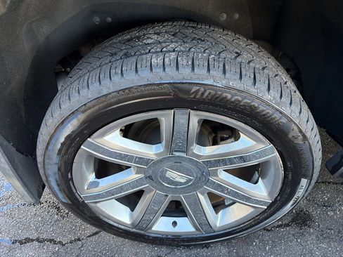 Used 2017 Cadillac Escalade Luxury AWD/4WD image 43