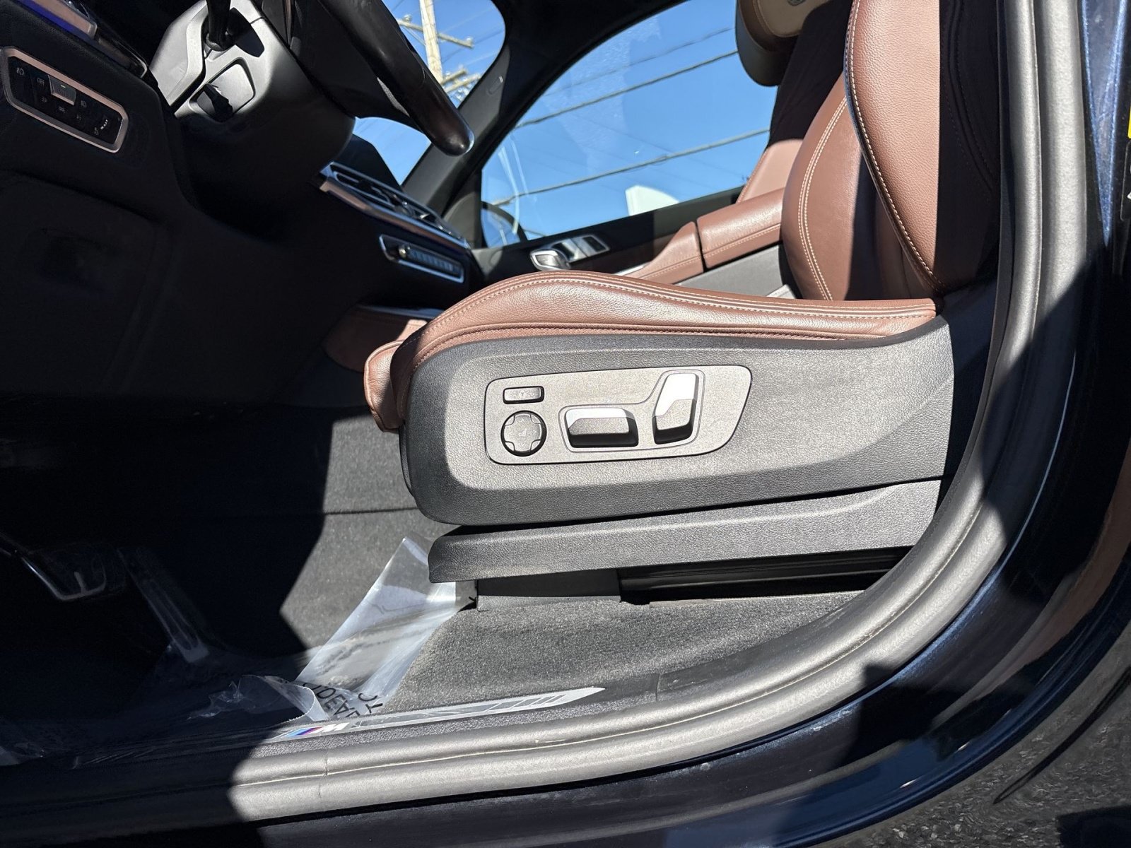 Used 2020 BMW X5 xDrive40i w/ M Sport Package AWD/4WD image 14
