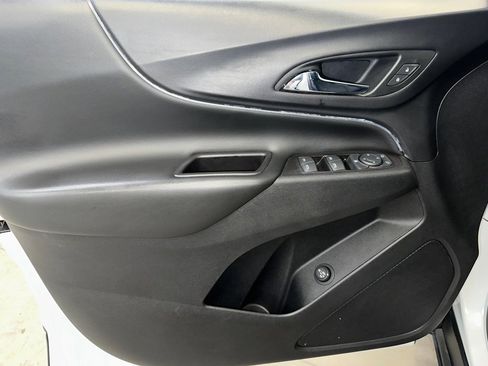 Used 2019 Chevrolet Equinox LT image 4