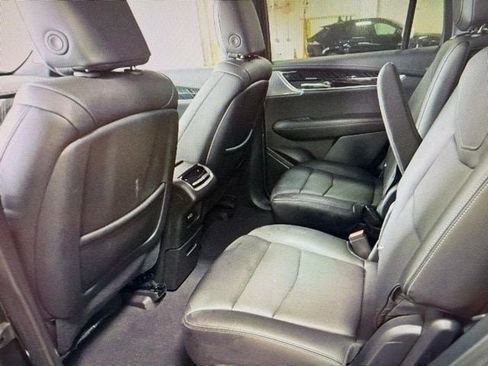 Used 2024 Cadillac XT6 Premium Luxury AWD/4WD image 6