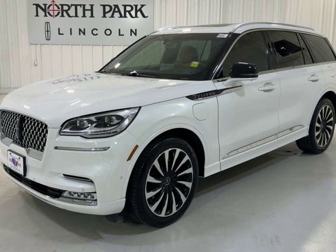 Used 2023 Lincoln Aviator Black Label Grand Touring w/ Class IV Trailer Tow Package image 5