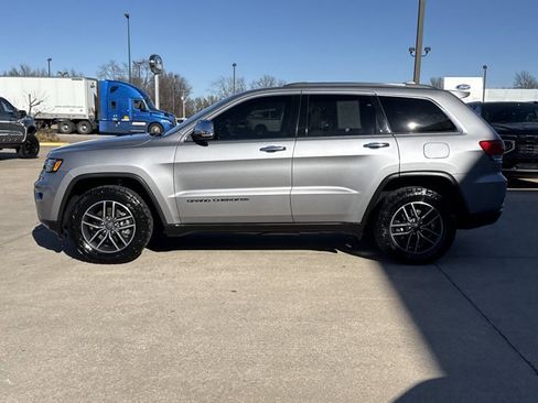 Used 2019 Jeep Grand Cherokee Limited w/ Luxury Group II image 8