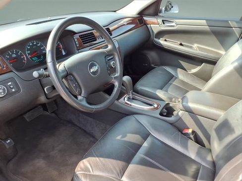 Used 2010 Chevrolet Impala LT w/ Luxury Edition Package FWD image 10