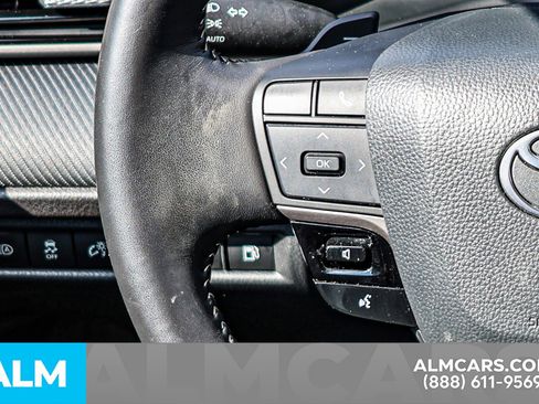 Used 2025 Toyota Camry SE image 31