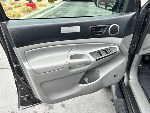 Used 2013 Toyota Tacoma 4x4 Double Cab w/ TRD Off-Road Pkg image 9