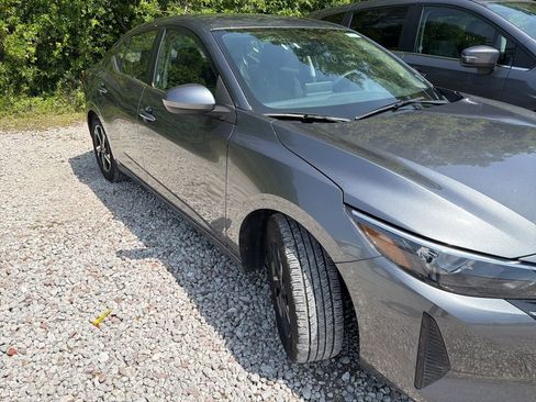 Used 2025 Nissan Sentra SV FWD image 8