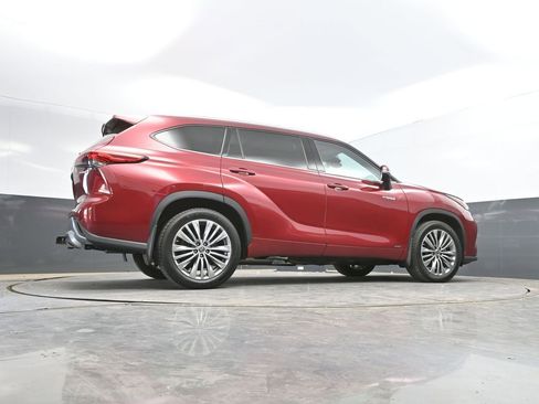Used 2021 Toyota Highlander Platinum AWD/4WD image 38