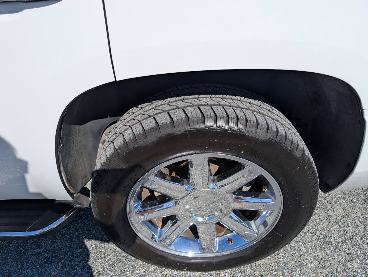 Used 2013 GMC Yukon Denali RWD image 10