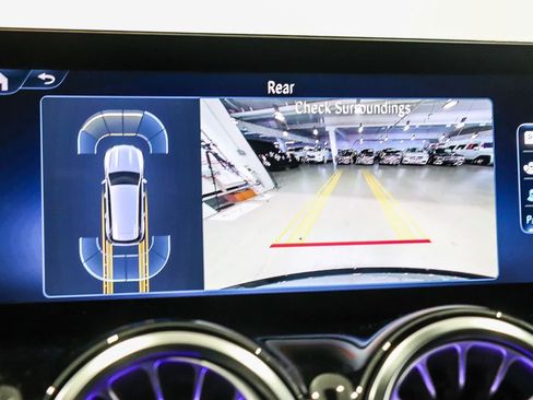 Used 2024 Mercedes-Benz GLB 250 image 23