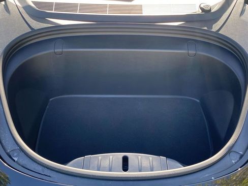 Used 2018 Tesla Model 3 Mid Range image 9