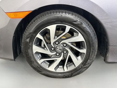 Used 2018 Honda Civic EX image 38