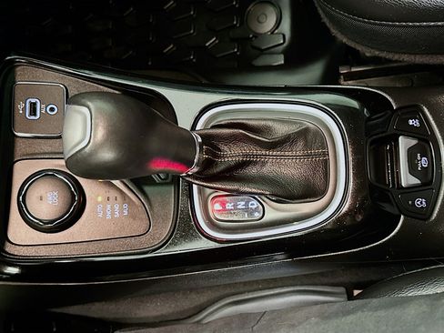 Used 2018 Jeep Compass Limited w/ Navigation Group image 25