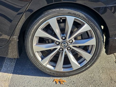 Used 2021 Nissan Maxima Platinum w/ Sport Mat Group image 34