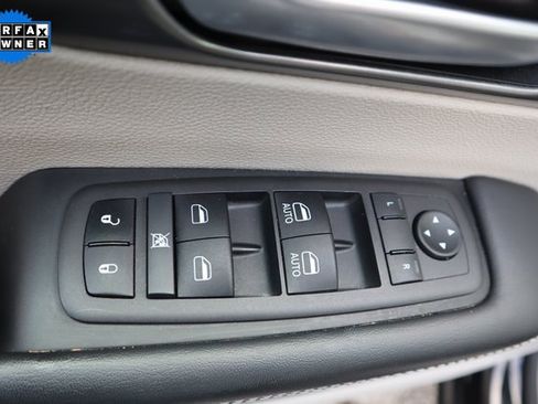 Used 2024 Chrysler Pacifica Select image 7