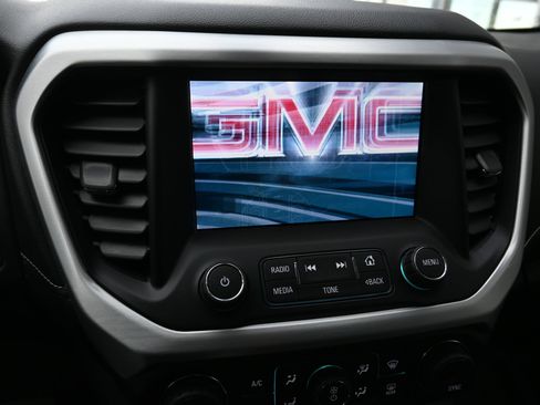 Used 2019 GMC Acadia SLT image 11