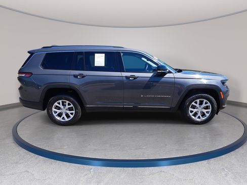 Used 2022 Jeep Grand Cherokee L Limited RWD image 5