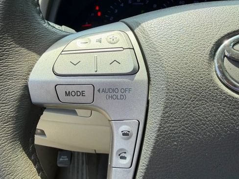 Used 2011 Toyota Camry XLE w/ SE/XLE Extra-Value Pkg FWD image 21