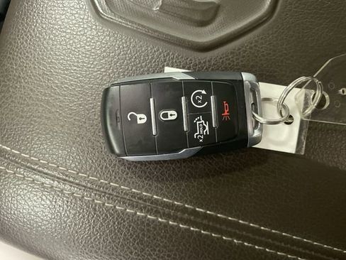 Used 2025 RAM 1500 Laramie image 34