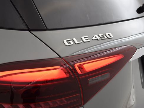 Certified 2025 Mercedes-Benz GLE 450 4MATIC w/ AMG Line Exterior image 13