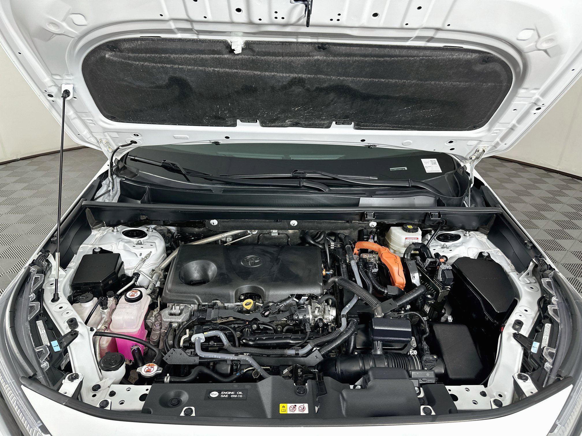 Used 2025 Toyota RAV4 XLE AWD/4WD image 32