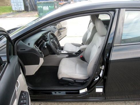 Used 2015 Honda Civic Hybrid Sedan image 17