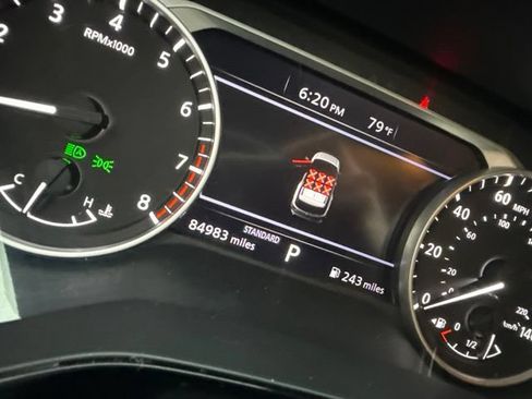 Used 2022 Nissan Pathfinder S FWD image 1