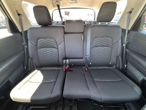 Used 2025 Nissan Pathfinder SV FWD image 41