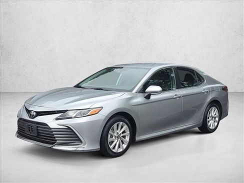 Used 2024 Toyota Camry LE image 1