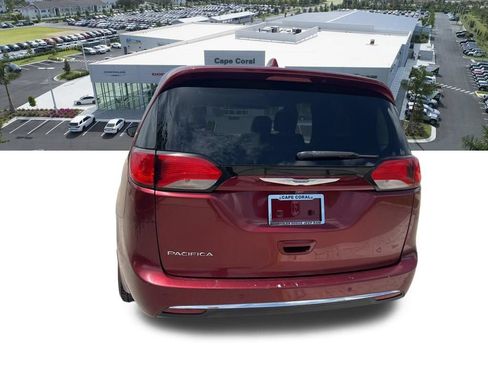 Used 2020 Chrysler Pacifica Touring w/ Advanced Safetytec Group FWD image 20