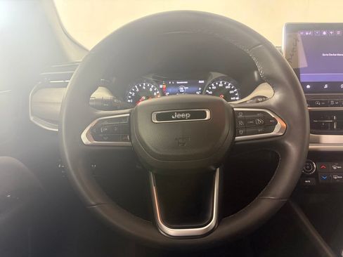 Used 2025 Jeep Compass Limited AWD/4WD image 6